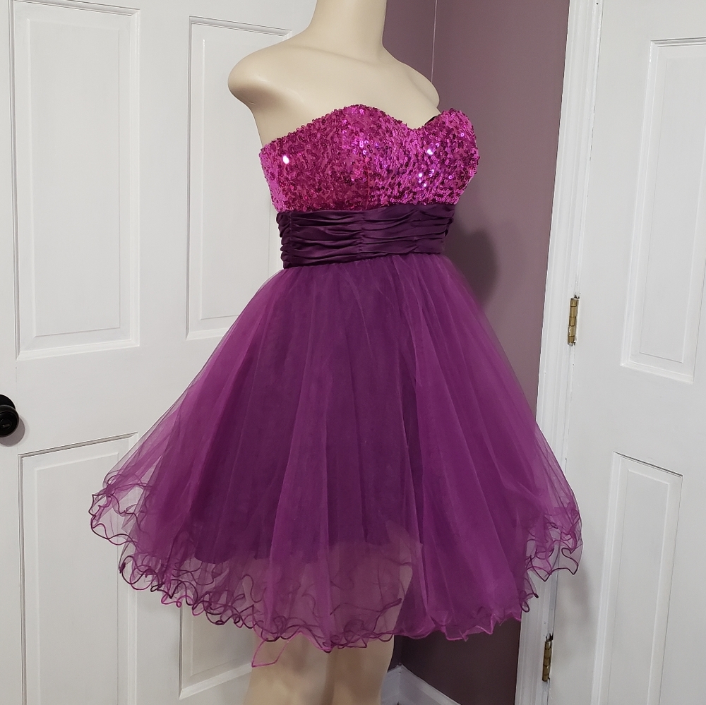 Xtraordinary strapless formal dress